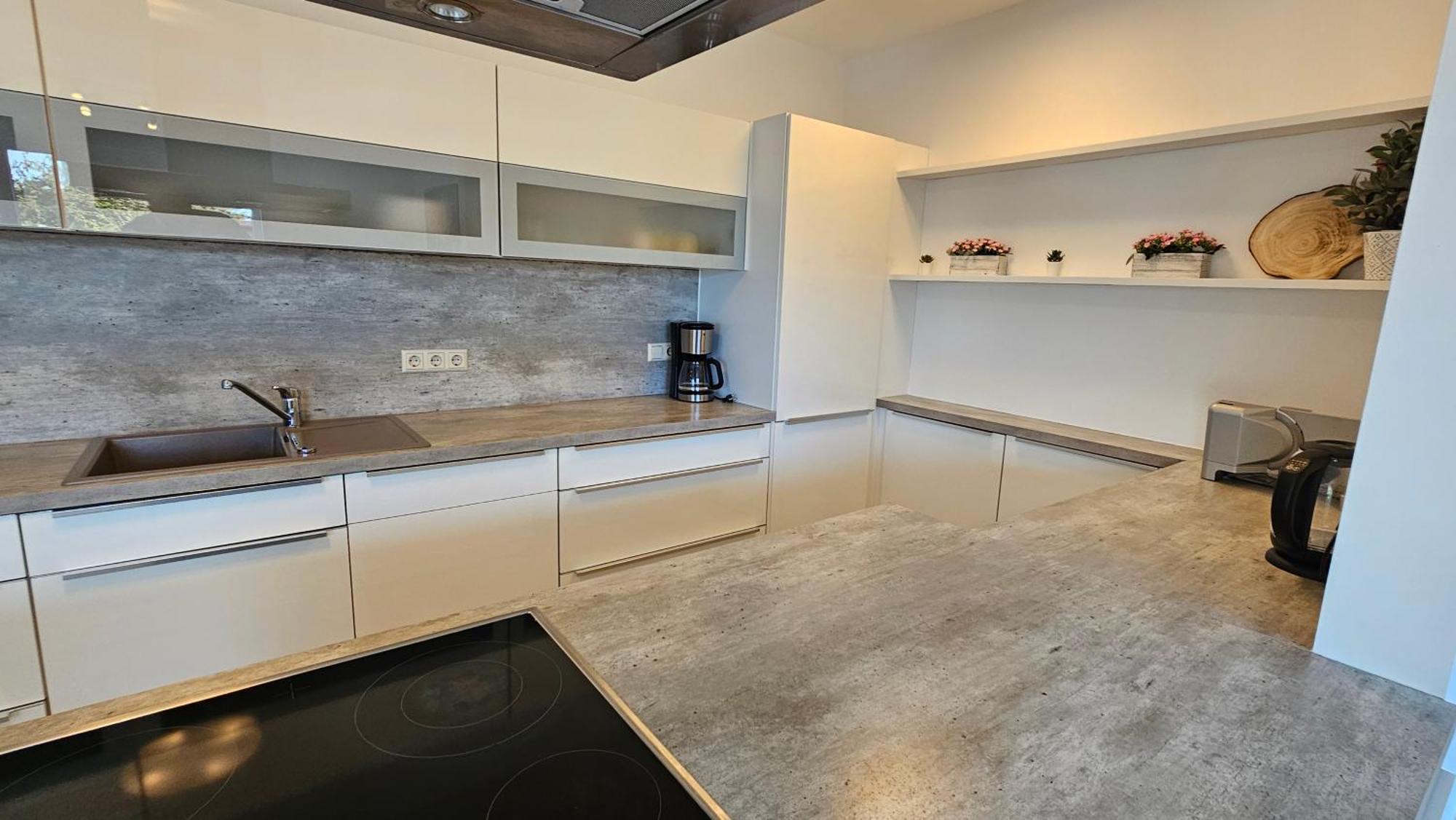 Sehr Schoenes Und Grosses Haus In Dresden - Partys Und Andere Feierlichkeiten Sind Wegen Eventueller Laermbelaestigung Nicht Gestattet Luaran gambar