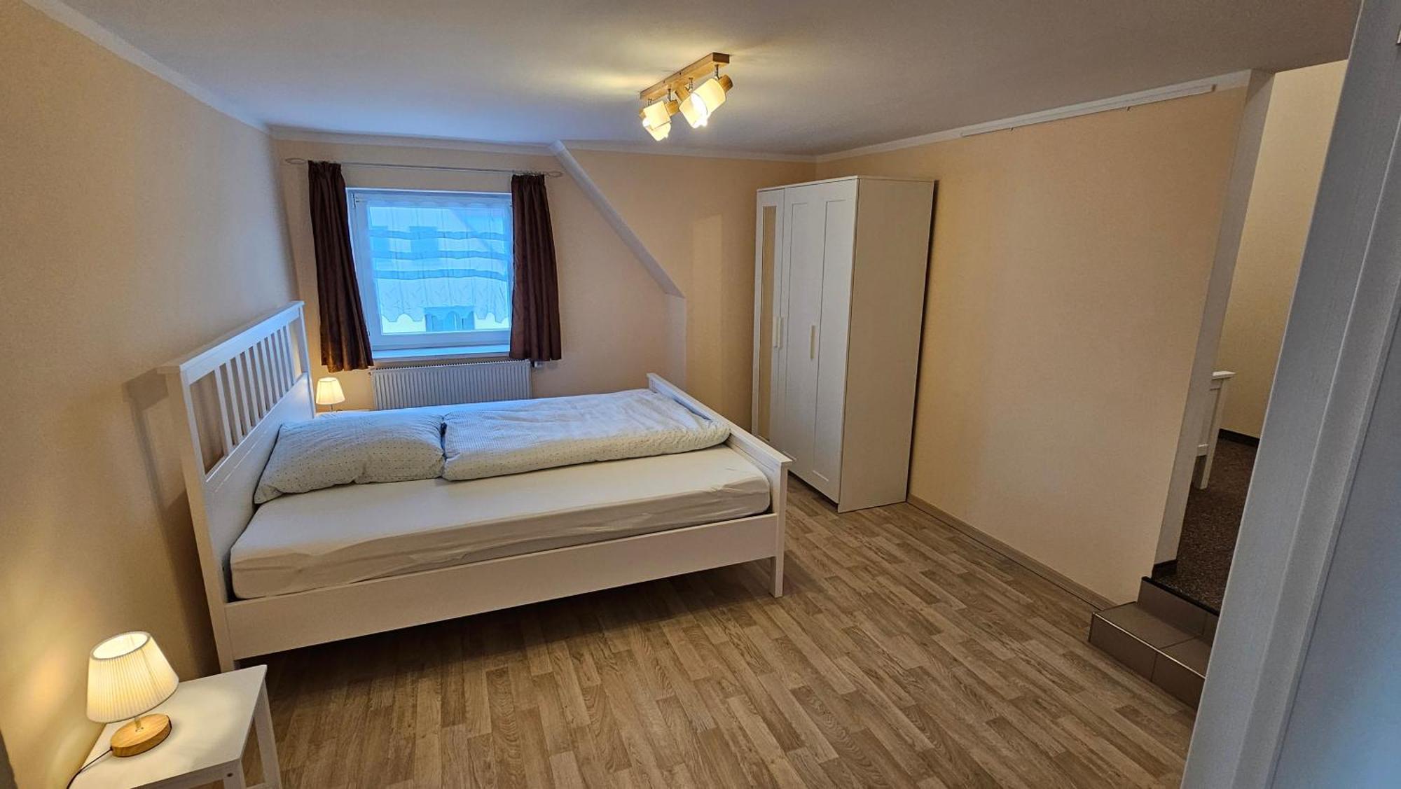 Sehr Schoenes Und Grosses Haus In Dresden - Partys Und Andere Feierlichkeiten Sind Wegen Eventueller Laermbelaestigung Nicht Gestattet Luaran gambar